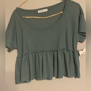 Arizona Jeans Co. junior crop top.